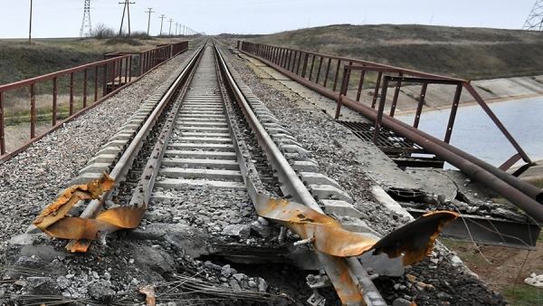 ФСБ задержала на Урале совершавших теракты на железной дороге украинских агентов<br />
