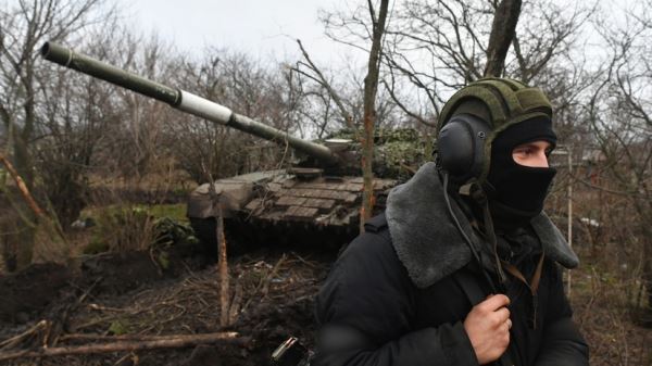Нанесли огневое поражение противнику: Минобороны РФ сообщило о наступлении на трёх направлениях в зоне СВО